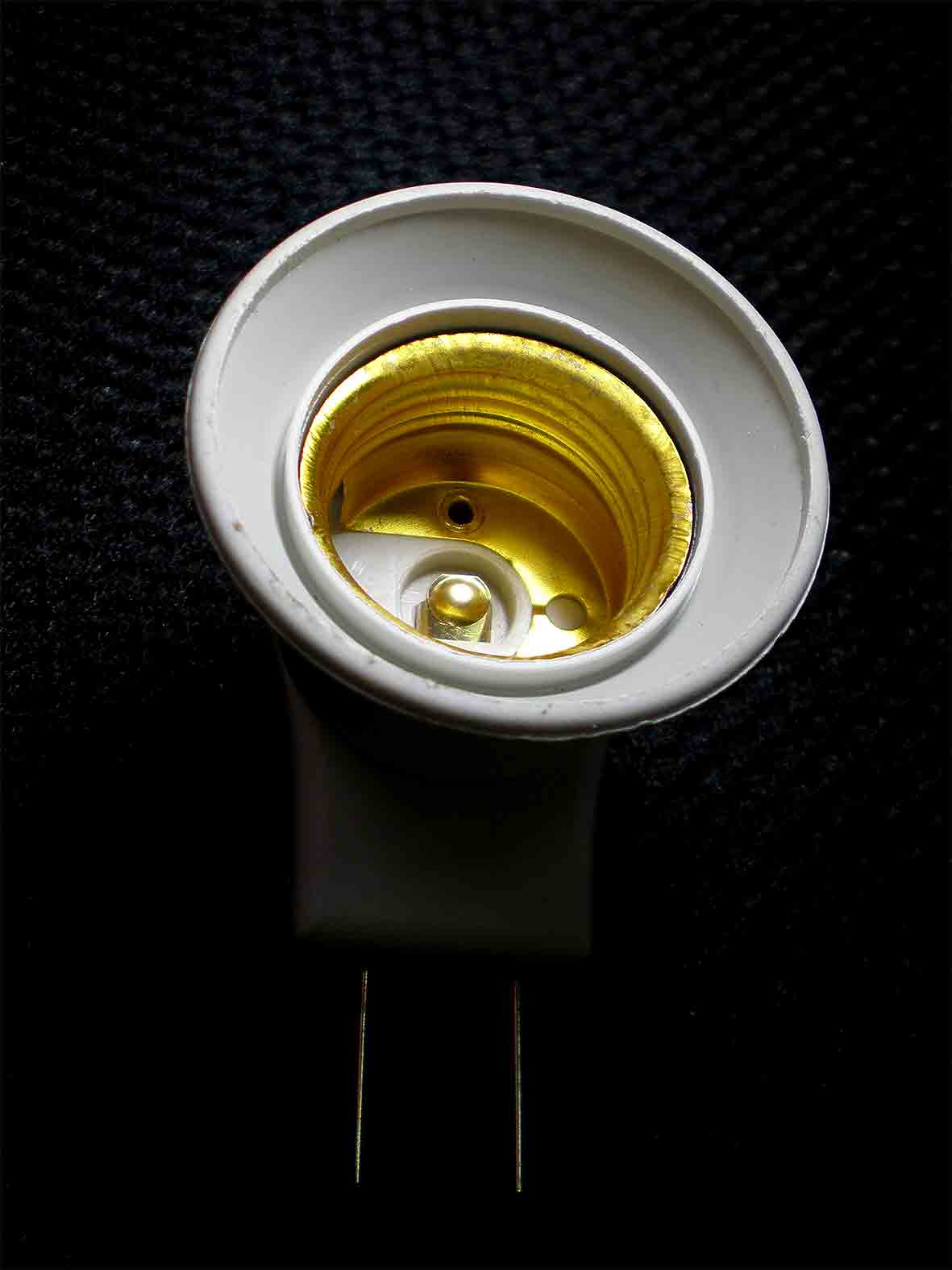 ปลั๊กไฟขั้วเกลียวอเนกประสงค์ E27 มีสวิตช์