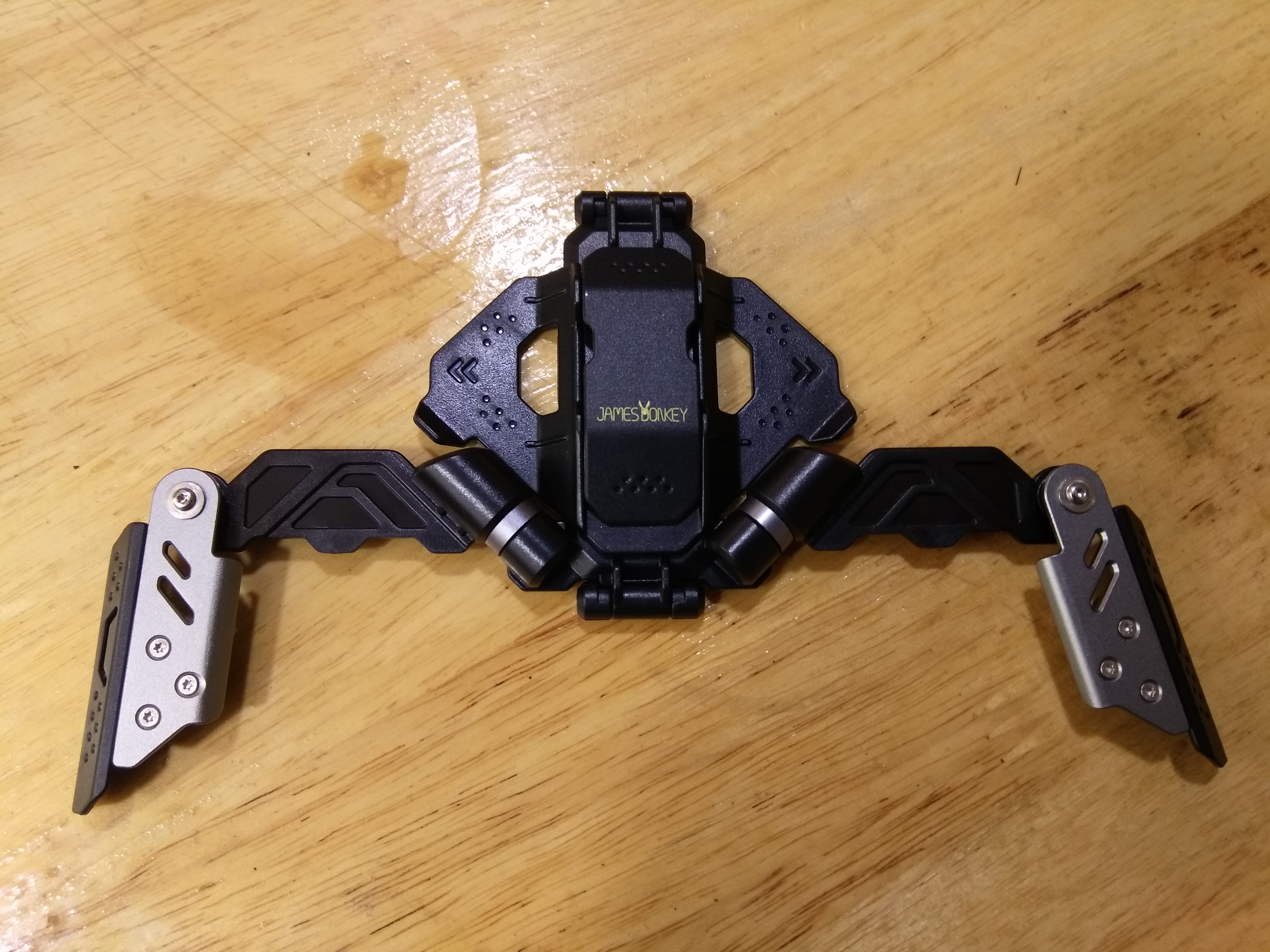 CRAB II อุปกรณ์เสริมสำหรับเล่นเกมบนมือถือ รองรับมือถือขนาด 4.7-6" [Pre-order]