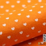 ผ้าสักหลาด พิมพ์ลายหัวใจ สีส้มเข้ม