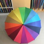 ร่มสีรุ้ง 22 นิ้ว 16 ก้าน ผ้าร่มเคลือบยูวี โครงโลหะ ออโต้เปิด ด้ามจับงอ ปลอกPVC