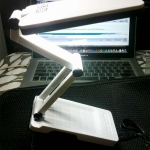 โคมไฟตั้งโต๊ะ LED 22 ดวง หนีบได้YG3984