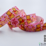 ริบบิ้นผ้า พิมพิ์ลายการ์ตูนหมีพูห์ / Pooh ขนาด 22 มิล