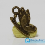 จี้โลหะ สีทองรมดำ รูปผีเสื้อ