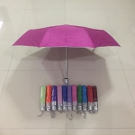 ร่มพับ 3 ตอน ผ้าร่มเคลือบยูวี โครงโลหะ มือเปิด ด้ามจับร้อยเชือก ปลอกผ้า คละสี