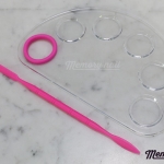 จานสี สีใส 6 ช่อง พร้อมที่เสียบนิ้ว ขนาด 16 เซน แถมที่ตักสี 1ชิ้น (( จานสีใส+สีชมพู ))