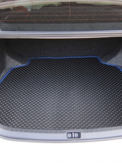 พรมกระดุมแผ่นท้ายสัมภาระ รถ TOYOTA ALTIS ปี 2014-2019 จำนวน 1 แผ่น