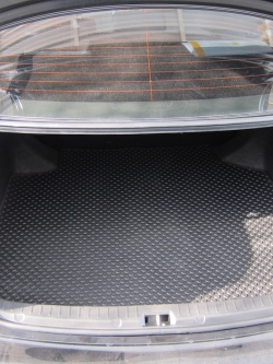 พรมกระดุมแผ่นท้ายสัมภาระ TOYOTA ALTIS 2008-2013