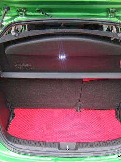พรมกระดุมแผ่นท้ายสัมภาระ MAZDA 2 รุ่น 5 Door 2009-2014