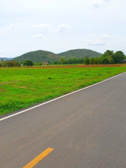 💰ขายแล้ว💰ขายที่ดินติดถนนลาดยาง วิวภูเขา อ.อู่ทอง จ. สุพรรณบุรี เนื้อที่ 9-3-18 ไร่ ขายไร่ละ 2.5 แสน ที่สวยบรรยากาศดี วิวทิวทัศน์สวยงาม ใกล้แหล่งชุมชน น้ำไฟเข้าถึง