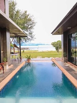 🧧ติดทรัพย์🧧ขายบ้านพักตากอากาศติดทะเล บรรยากาศดี หาดส่วนตัว เนื้อที่ 309 ตรว. ขายทั้งหมดรวมค่าโอน 32 ล้าน บางสะพาน ประจวบคีรีขันธ์ ริมชายหาดส่วนตัว 2 อาคาร มีสระว่ายน้ำ อ.บางสะพาน ติดทะเล หาดส่วนตัว วิวทะเลสวยมาก