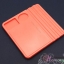 แผ่นพลาสติกเป็นจานสี และที่วางพู่กัน